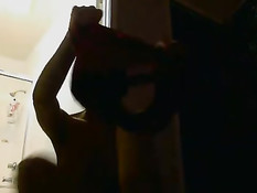 Молодая любительница показала свои интимные места в порно чате