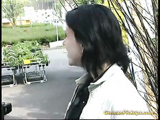 Парень снял на улице и оттрахал в анал юную немецкую брюнеточку