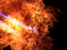 Две дамочки в ванне оттрахали страпоном связанную секс рабыню
