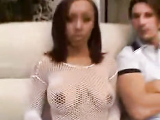Симпатичная мулатка в сетчатом боди Aleia Tyler ебётся с мужчиной