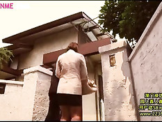 Похотливая японская жена занимается сексом со своим любовником