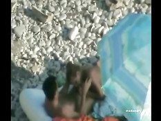 Скрытое наблюдение за девушками и парами на нудистском пляже