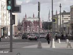 Молодая русская шалунья Jeny Smith гуляет по Москве без трусиков