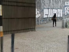 Девушка в маске занимается с парнем сексом и записывает на видео
