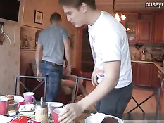 Две молодые русские пары свингеров поменялись секс партнёрами