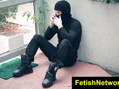 Грабитель увидел в доме и отымел полуголую девку Makeena Reese