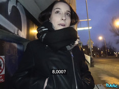 Подцепил на остановке молодую шалаву и отъебал её в своём автомобиле