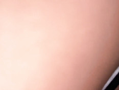 Парень оттрахал грудастую азиатскую девку и кончил в её бритую киску