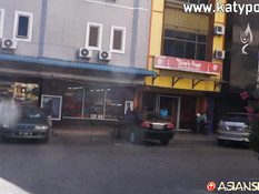 Секс турист отъебал в бритую пизду молодую индонезийскую брюнеточку