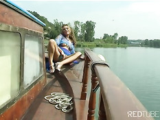 Horny babe on boattrip